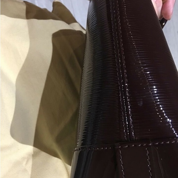 Authentic Louis Vuitton Prune Electric Epi leather - Picture 6 of 10